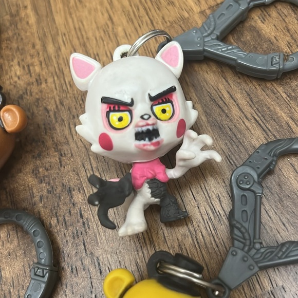 Lot of 5 FNAF Keychains - Five Nights at Freddy’s Collectible - Picture 4 of 13